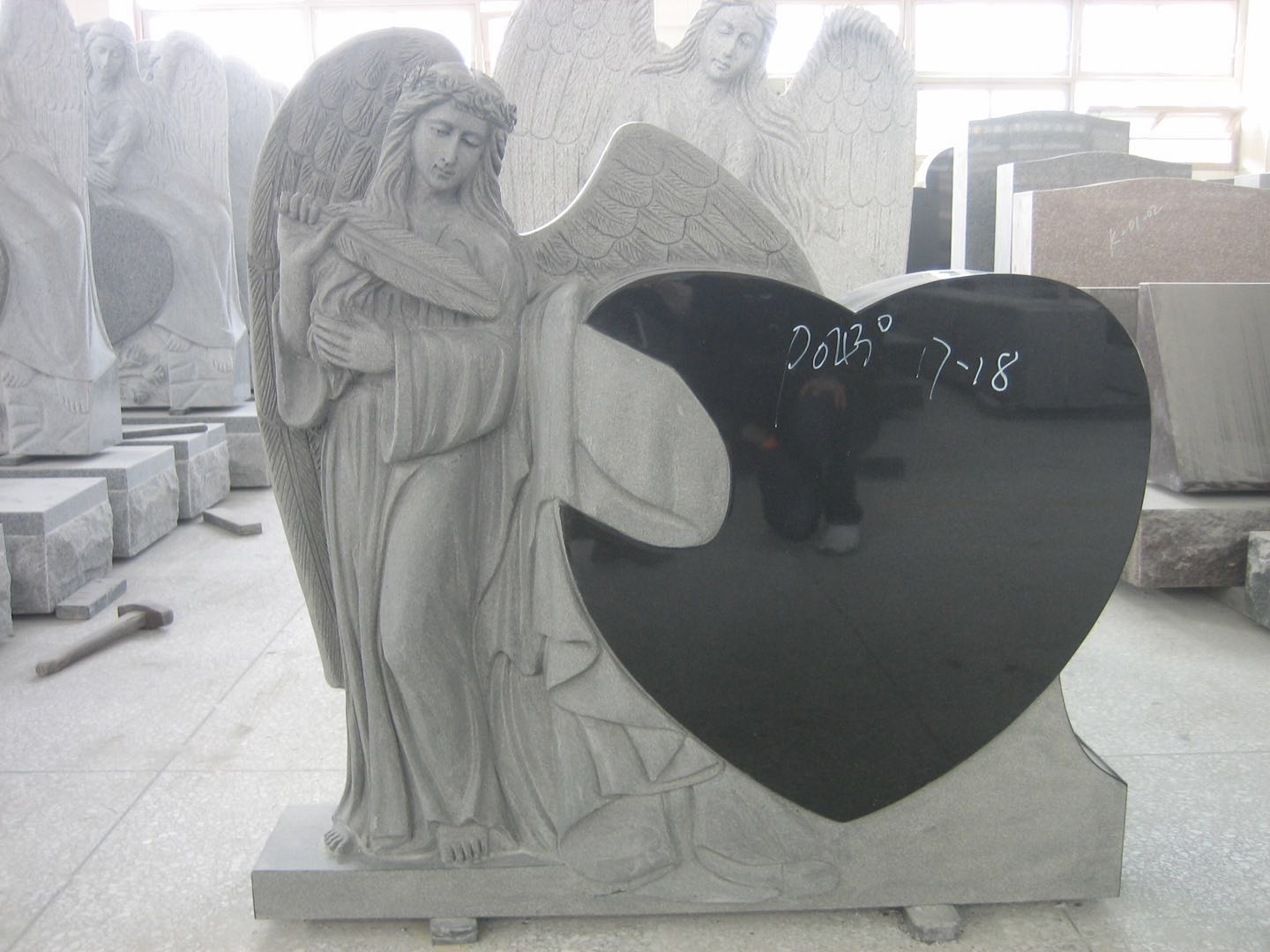 Xingyan европалық стиліндегі Angel Guardian жүрек тәрізді қабір тәрізді қабір